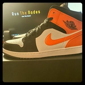 Air Jordan 1 Mid - Shattered Backboard Size 10.5